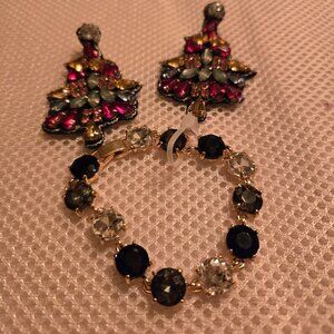 Black, clear, & gold costume bracelet with coordinating earrings to match